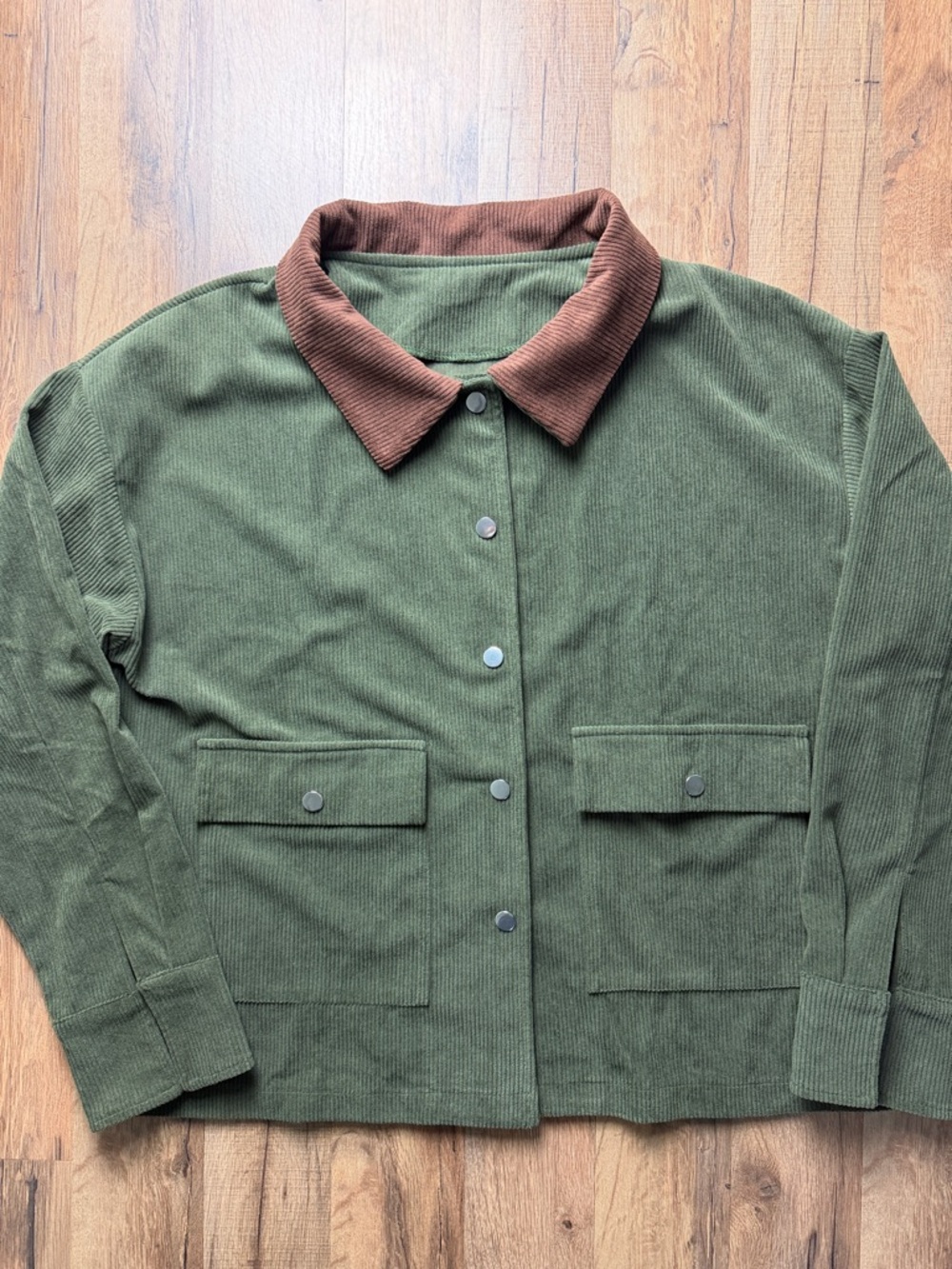 Women’s Medium Army Green Drop Shoulder Flap Pocket ROMWE Utility Shacket
